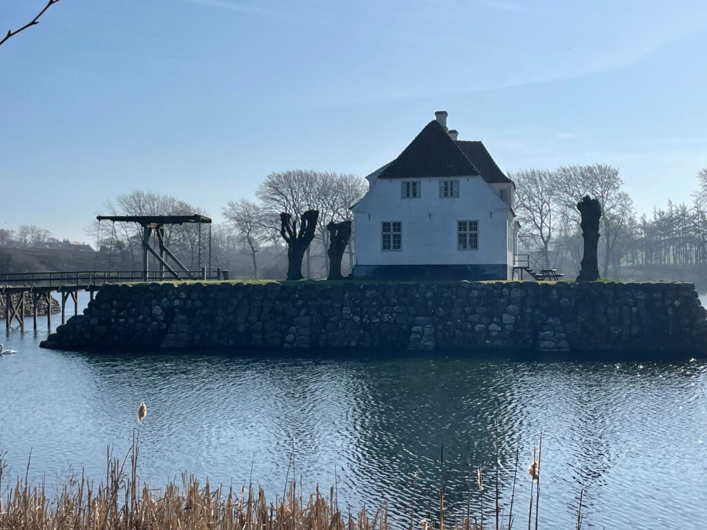 Søbygaard er en herregård bygget i 1580 som jagtslot af hertug Hans den yngre