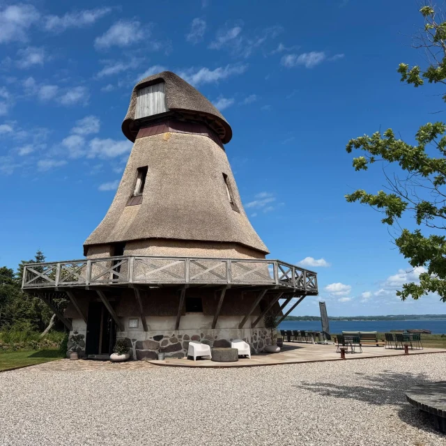 Helnæs mølle og shelter 

#helnæsmølle #helnæs